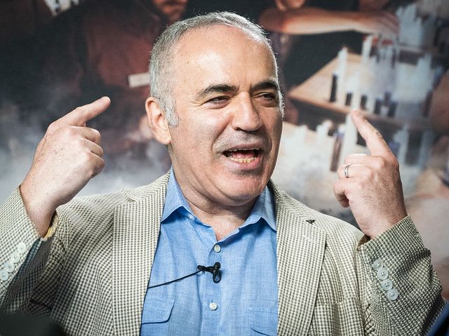 Möchten Sie, dass Garry Kasparov bei den Wahlen 2022 als FIDE-Präsident  kandidiert? - Schach-Ticker